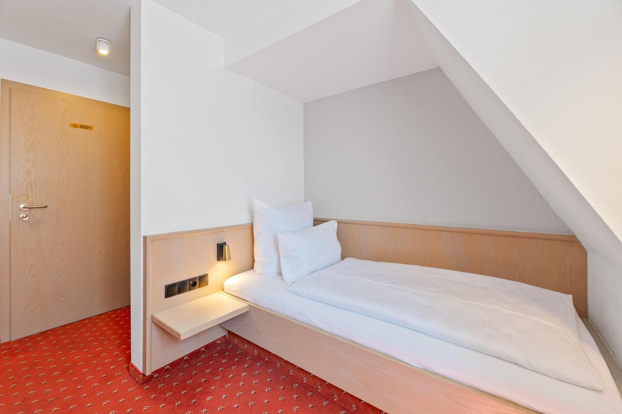 שטוטגרט Steiners Hotel Airport-Messe מראה חיצוני תמונה